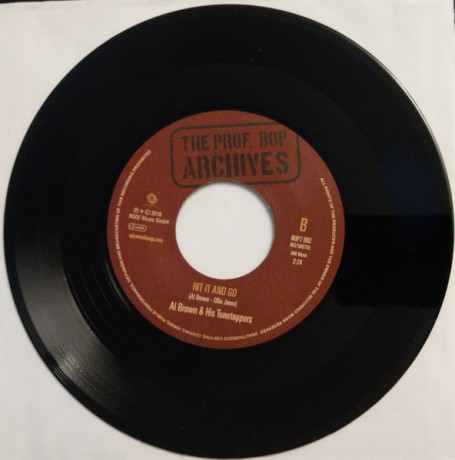 Jerry Murad's Harmonicats "Pachuko Hop" / Al Brown & His Tunetoppers "Hit It And Go" 7"